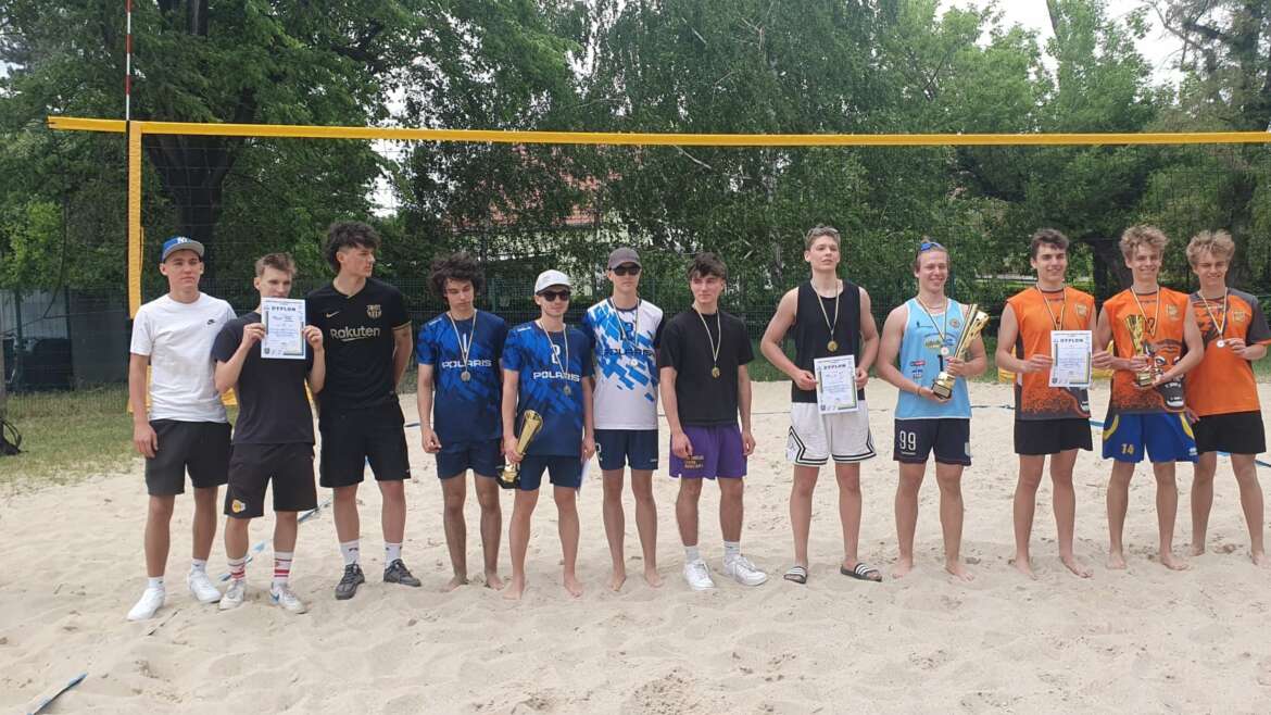 IV miejsce w siatkówce plażowej