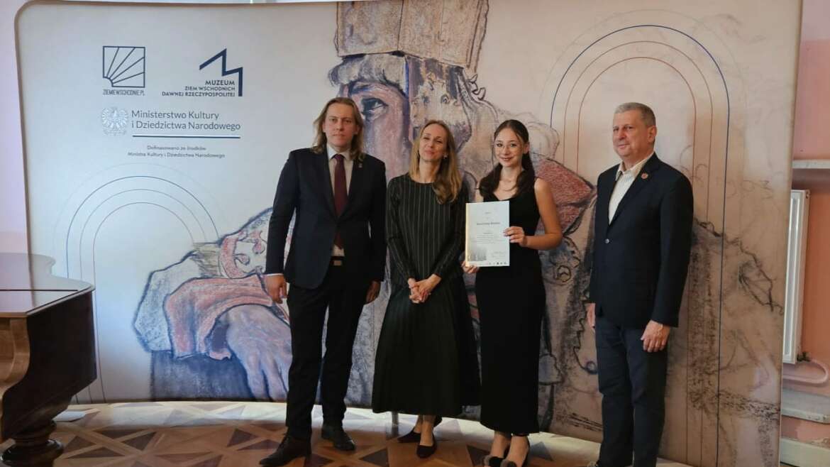 Kasia Remisz jako laureatka ogólnopolskiego konkursu „Ludzie Kresów: opowieści nieznane”