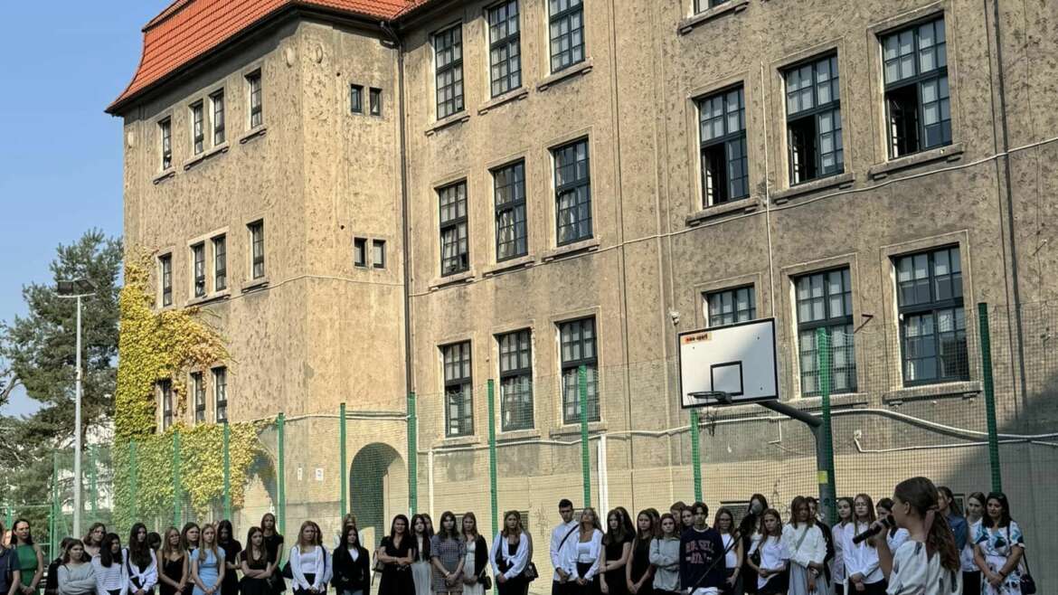 Rozpoczęcie roku szkolnego 2024/25, klasy pierwsze [FOTORELACJA]