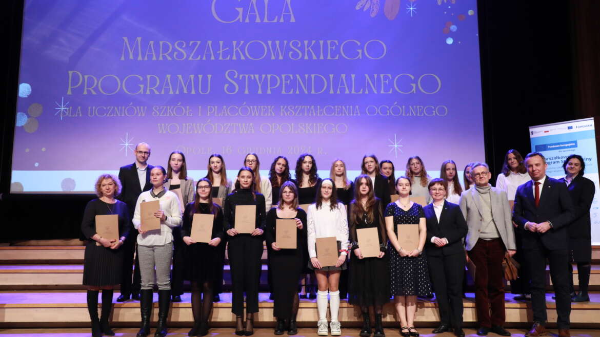 Wręczenie stypendiów w ramach Marszałkowskiego Programu Stypendialnego