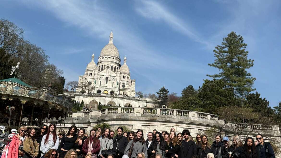 Nasza szkolna wycieczka do Paryża była niezapomnianą podróżą pełną wrażeń