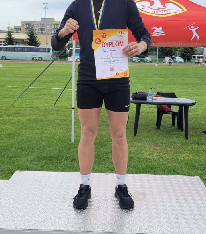 Mistrz województwa w biegu na 110 m przez płotki – Piotr Ryszka