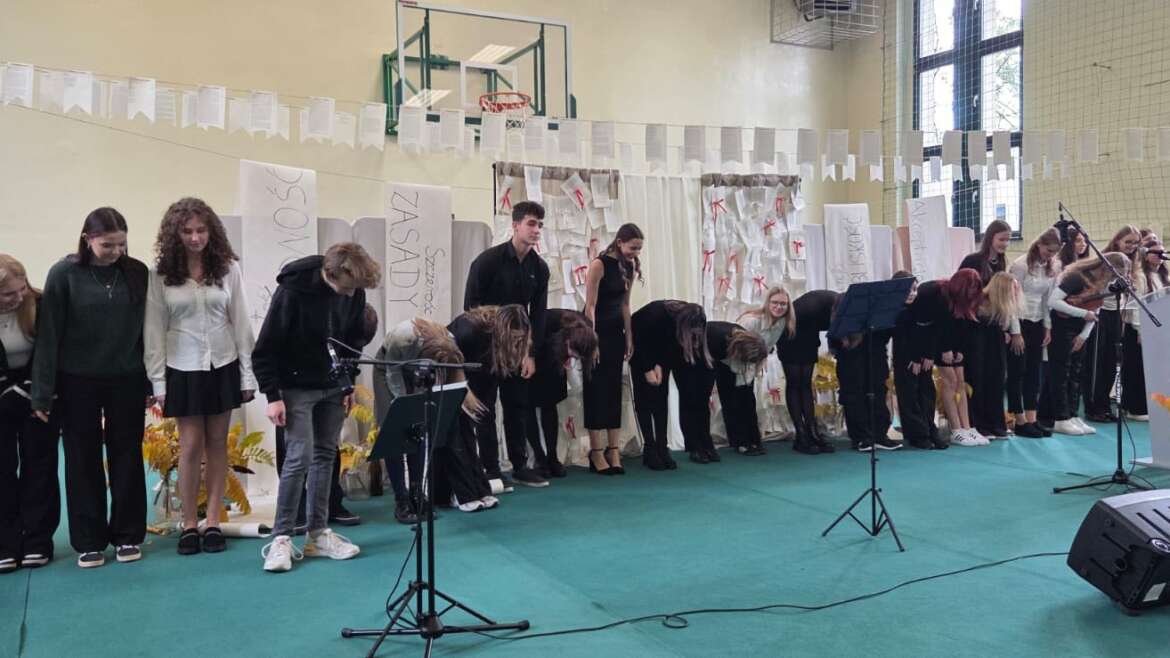 24 października w naszej szkole obchodziliśmy Dzień Patrona – Aleksandra Kamińskiego