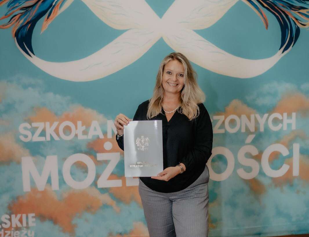 Opolski Kurator Oświaty przyznał nagrodę Pani Annie Zembaczyńskiej- Sosnowskiej