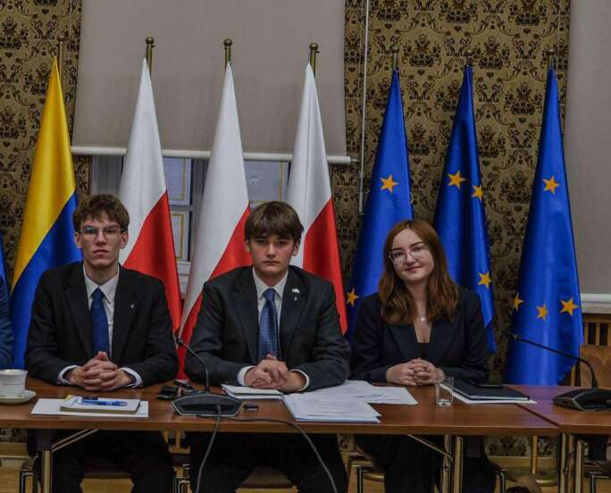 W tym tygodniu Młodzieżowa Rada Miasta rozpoczęła nową kadencję na lata 2025–2027, a w jej skład ponownie weszli przedstawiciele naszej szkoły