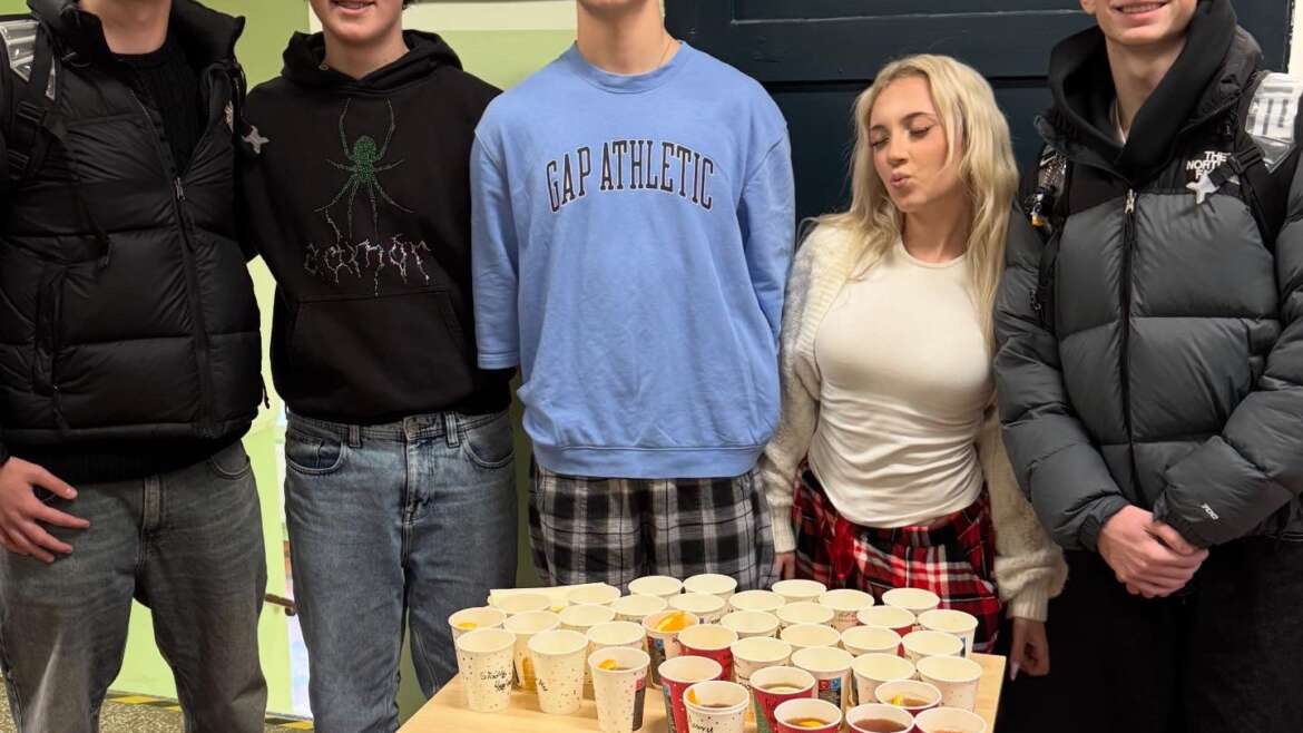 Herbatka za uśmiech i dzień piżamy z naszym Samorządem Uczniowskim