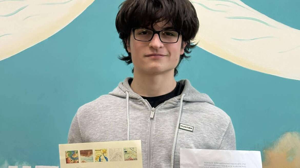 Wojciech Sobczyński będzie reprezentował naszą szkołę w centralnych olimpiadach przedmiotowych: LII Olimpiadzie Historycznej i LII Olimpiadzie Geograficznej