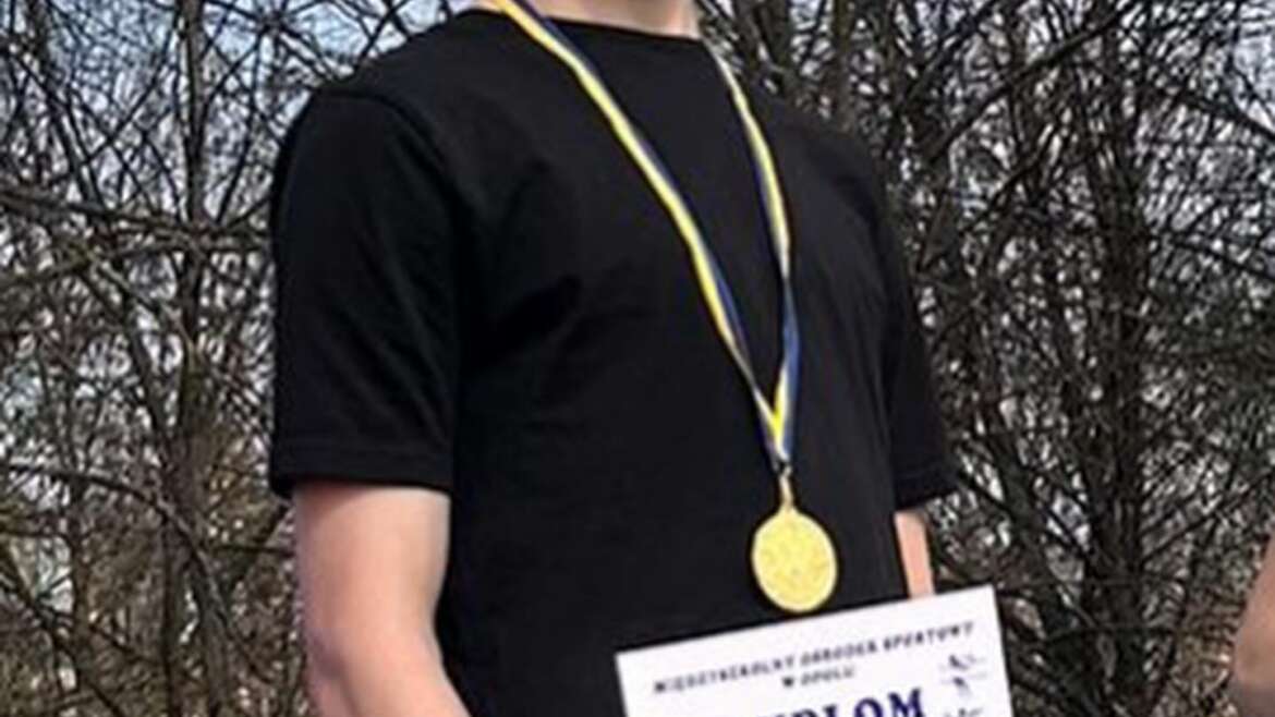 Wojciech Tomaszewski zdobył 1. miejsce w Indywidualnych Mistrzostwach Opola w Biegach Przełajowych szkół licealnych