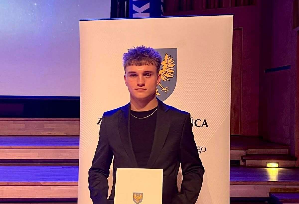Kacper Kapuśniak zeStypendium Marszałka Województwa Opolskiego