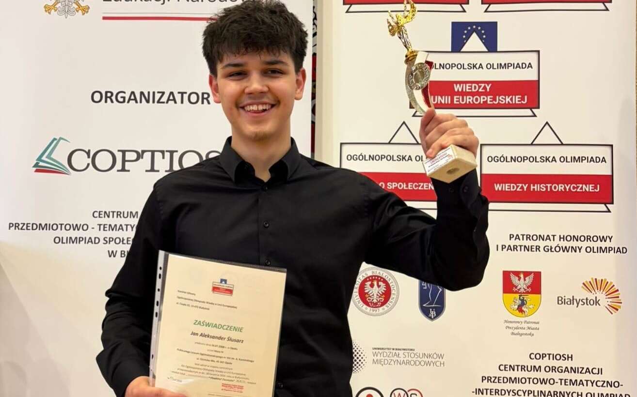 Jan Ślusarz laureatem XIII Ogólnopolskiej Olimpiady Wiedzy o Unii Europejskiej!