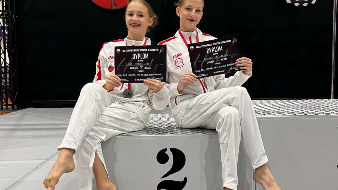 Zuzia Leśniewskawywalczyła wicemistrzostwo Polski w sportach aerialowych w duecie!