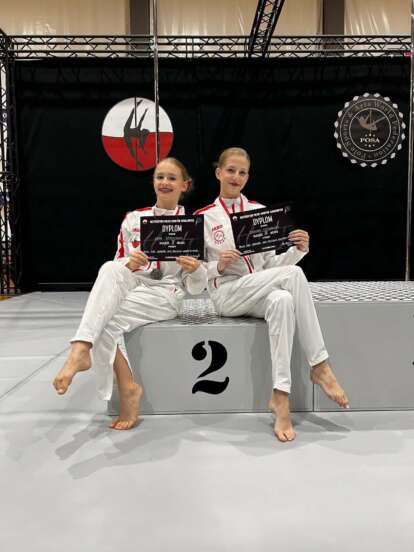 Zuzia Leśniewskawywalczyła wicemistrzostwo Polski w sportach aerialowych w duecie!